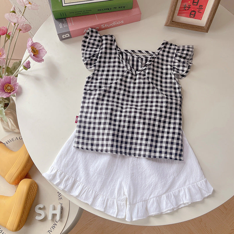 Two piece set of plaid sleeveless shorts