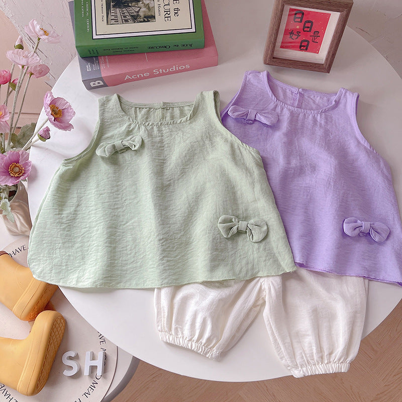 Two piece sleeveless set for infants and young children