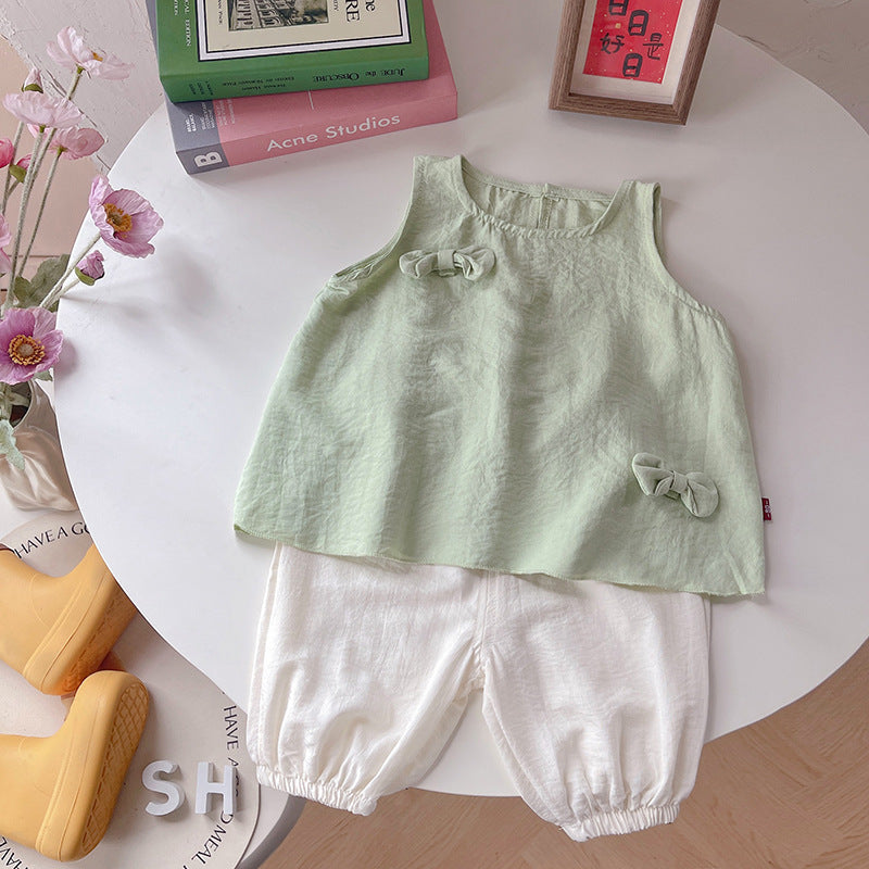 Two piece sleeveless set for infants and young children