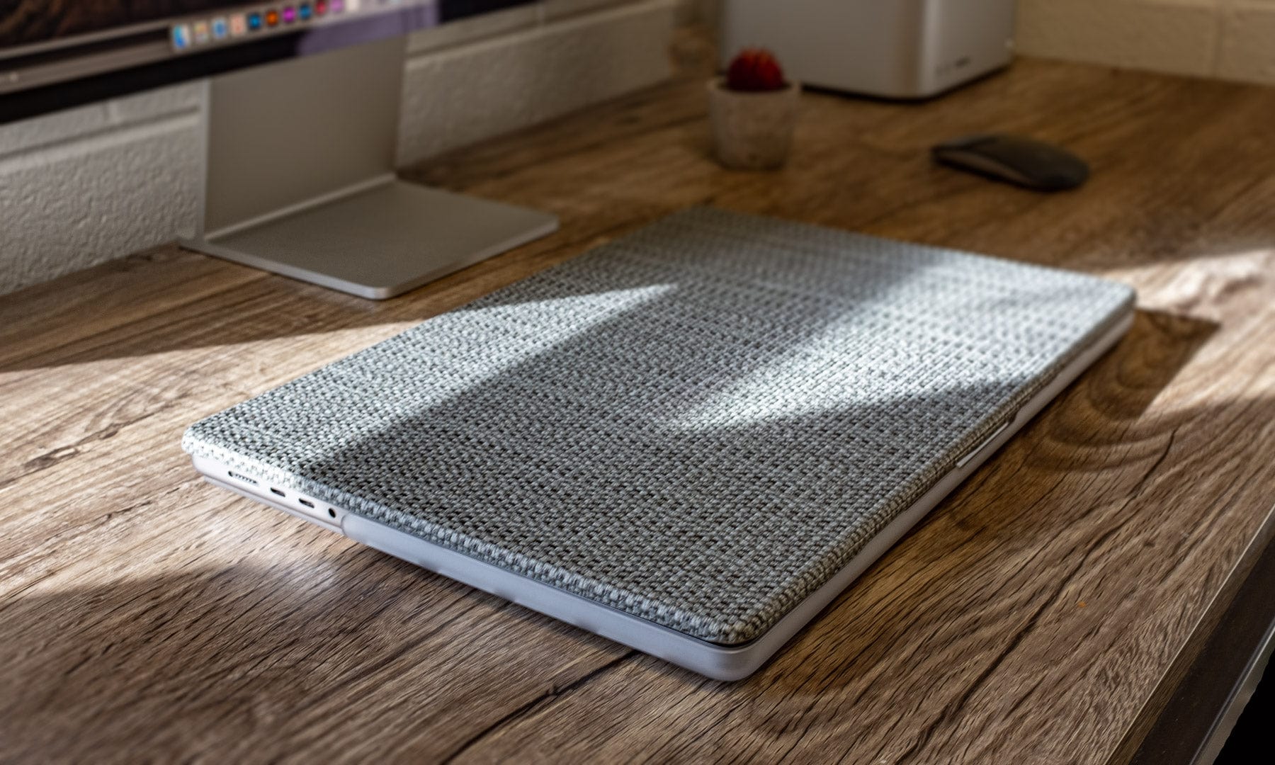 MacBook Air 15-inch (M2-M5) Case - Woven Fabric Finish