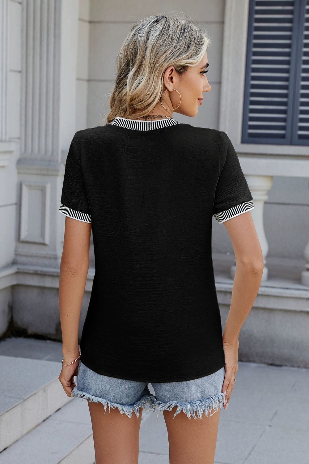 Contrast Trim Round Neck Short Sleeve T-Shirt